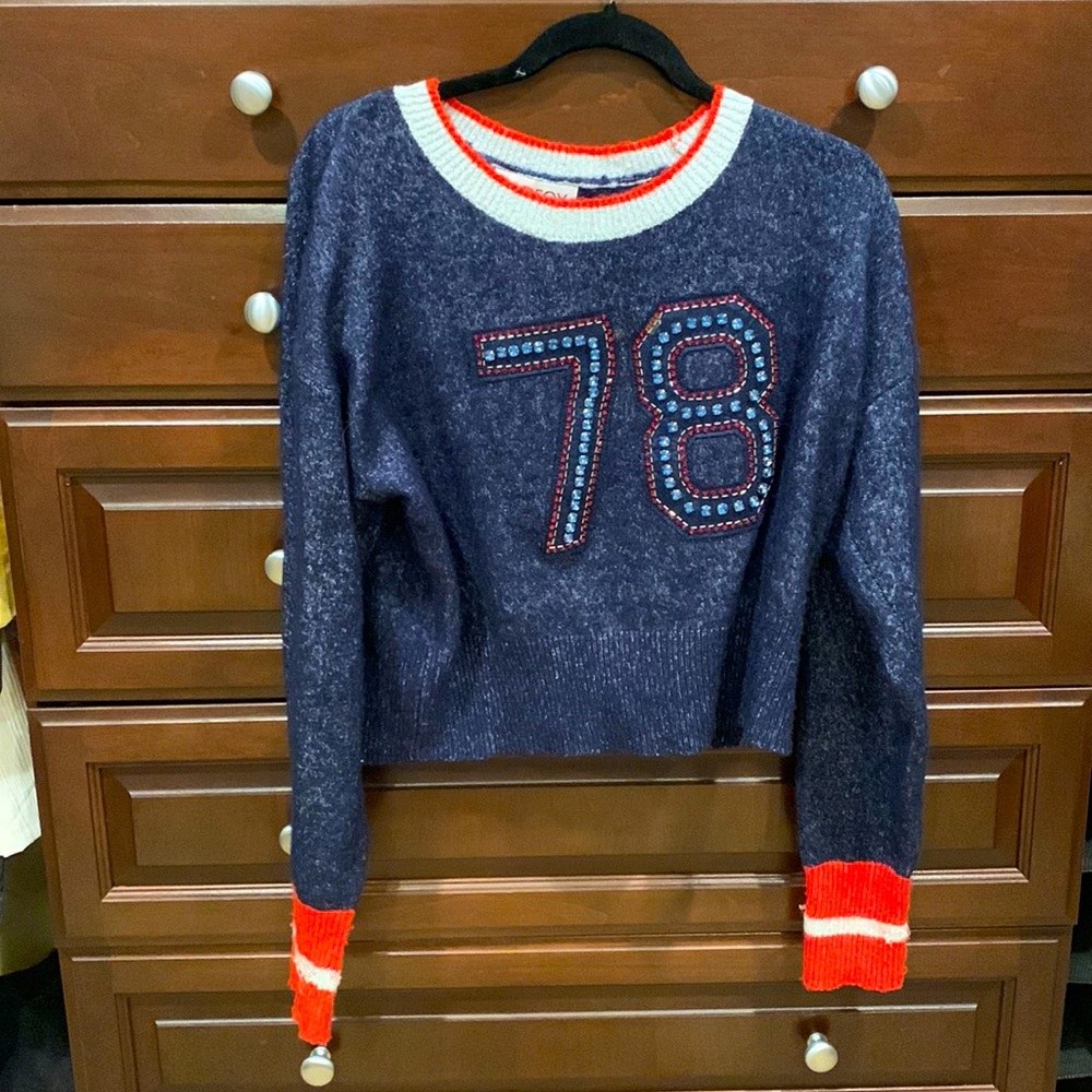 Wolf fox sweater w rhinestones